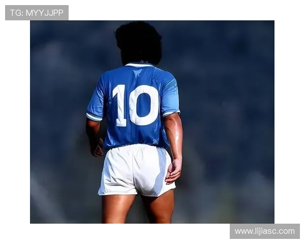 10号足球衣的传奇球星们与他们的辉煌瞬间回顾