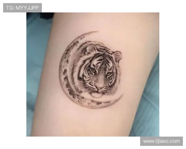 足球明星与老虎纹身的完美结合展现力量与激情的艺术之美 足球明星与老虎纹身的完美结合展现力量与激情的艺术之美