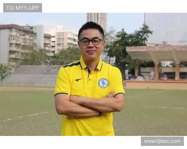 足球明星贝壳鲍姆的传奇人生与绿茵场上的辉煌成就解析