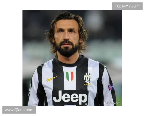 足球明星中谁被誉为12号球员的传奇与影响力解析 足球明星中谁被誉为12号球员的传奇与影响力解析